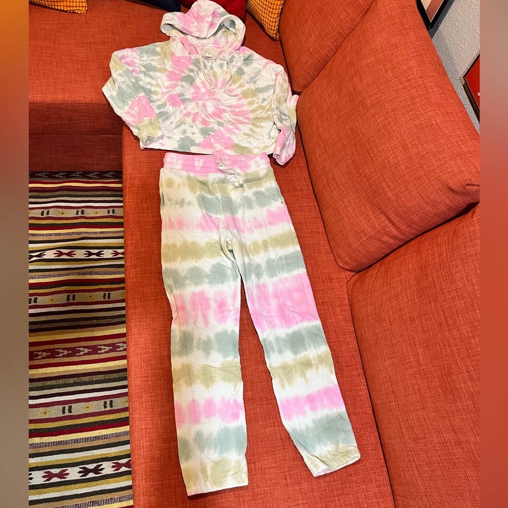Billabong tye-die sweatsuit size small